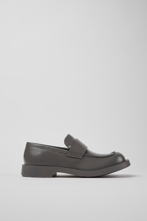 Neuman Black Loafers for Unisex - Fall/Winter collection - Camper