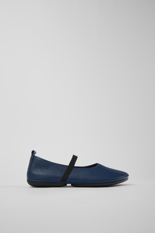 ★送料無料★CAMPER WOMENS RIGHT NINA FLAT SHOES K201643-002 Camper - Right Nina Mary Janes in Black – gravitypope