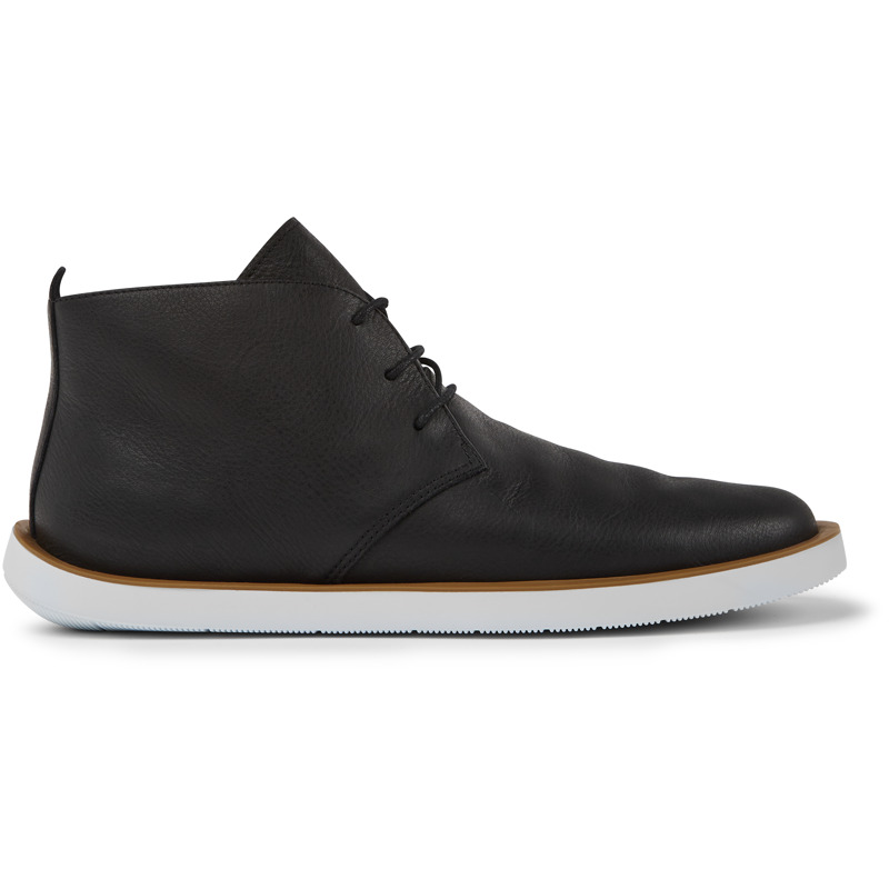 CHUKKA BOOTS