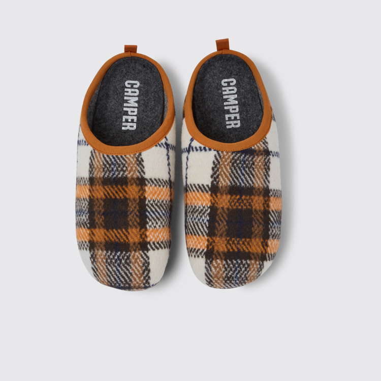 Overhead view of Wabi Printed recycled cotton men’s slippers