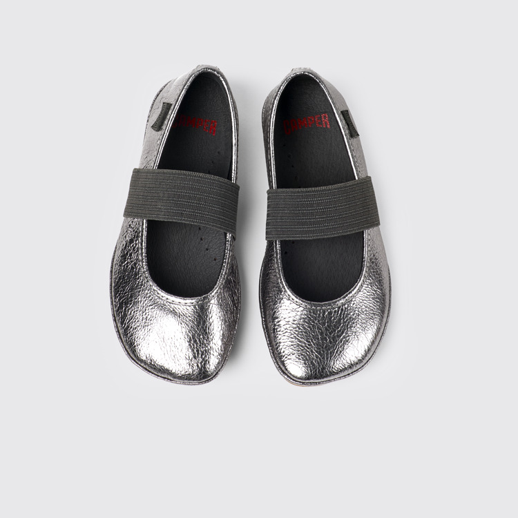 Overhead view of Right Metallic grey leather ballerinas for kids