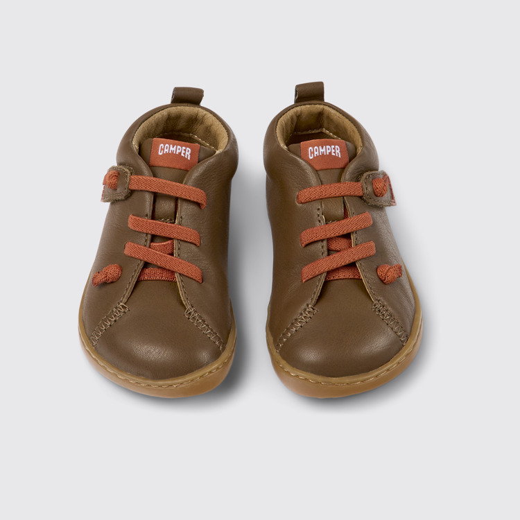 Overhead view of Peu Brown leather shoes for kids