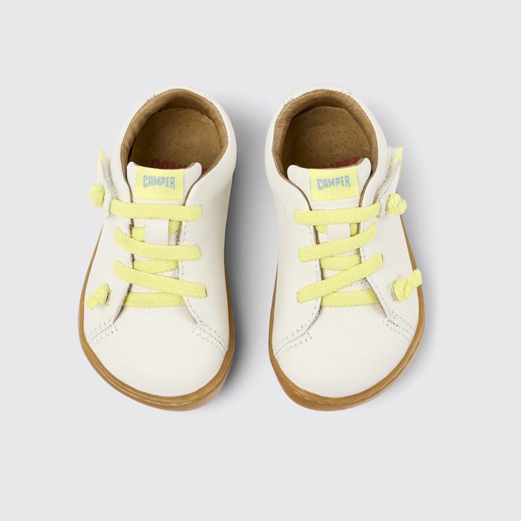 Peu Chaussures en cuir blanc pour enfant