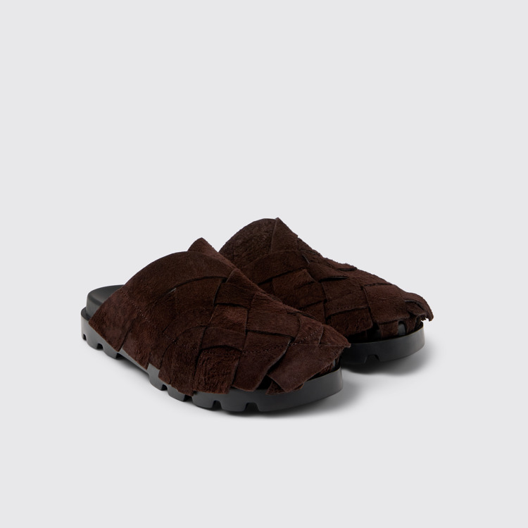 มุมมองด้านหน้าของ Brutus Sandal Brown Nubuck Sandal