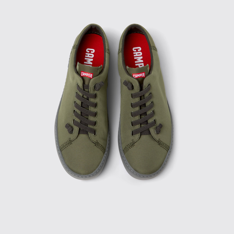 Peu Touring Sneakers de PET reciclado verde para hombre.