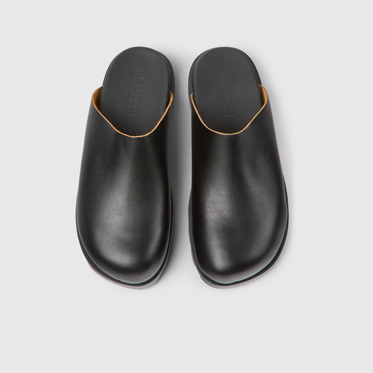 มุมมองด้านบนของ Brutus Sandal Black Leather Sandals for Women.