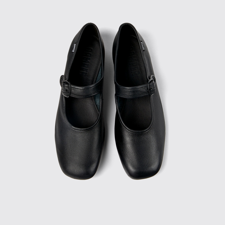 มุมมองด้านบนของ Casi Myra Black Leather Women's Shoe.