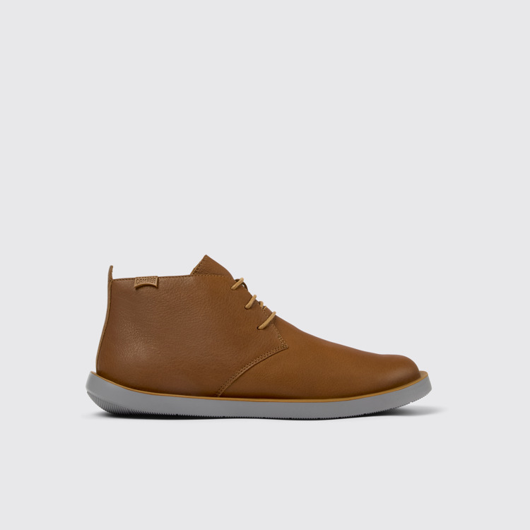 Wagon Bottines en cuir marron pour homme.