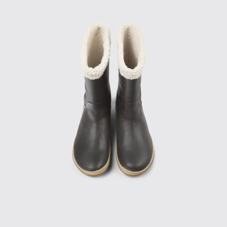 Overhead view of Peu Pista Brown leather boots for women