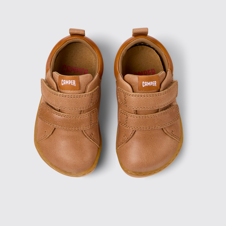 Peu Sneaker infantil de pell multicolor.