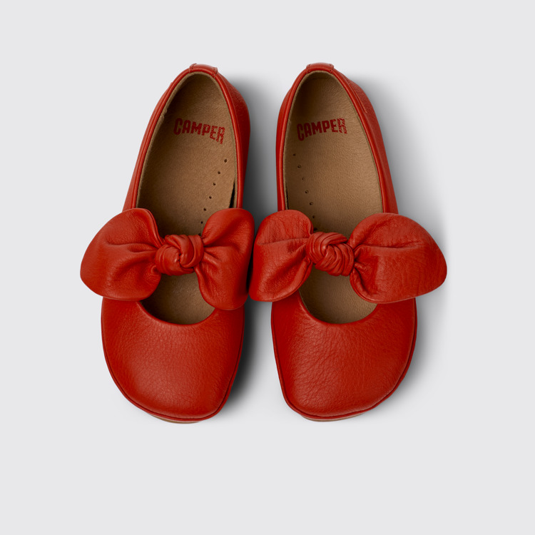 มุมมองด้านบนของ Right Red Leather Ballerina for Kids.