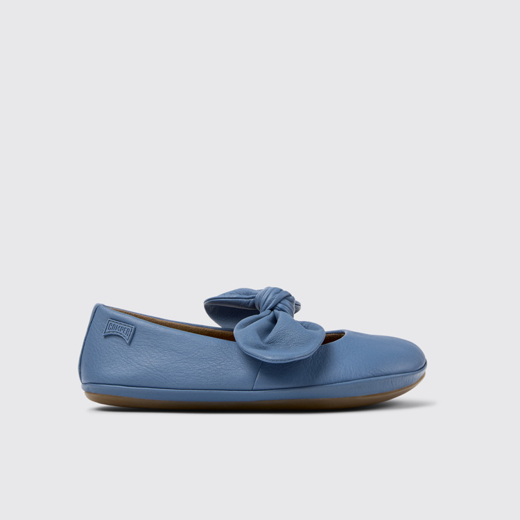 Right Ballerines en cuir bleu pour enfant.