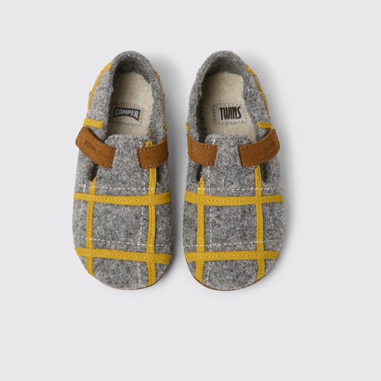 Overhead view of Twins Gray natural wool slippers