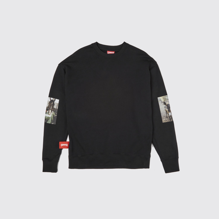 Side view of Sweatshirt Black sweatshirt with donkey print