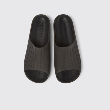 Overhead view of Wabi Black monomaterial sandals for men