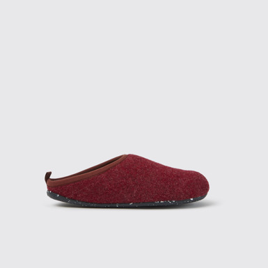 Side view of Wabi Burgundy wool men’s slippers