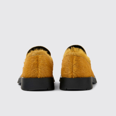 MIL 1978 Mocasines amarillo oscuro de piel de pelo vacuno largo