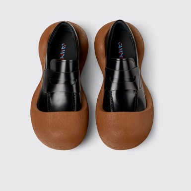 Overhead view of CAMPERLAB CARAMBA Black-brown leather loafers
