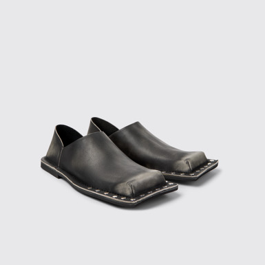 Front view of MENOSMAL BLACK