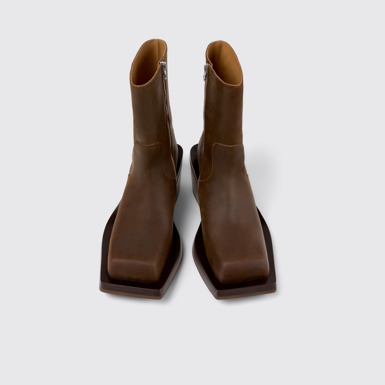 Overhead view of Quetal Brown Nubuck Boots