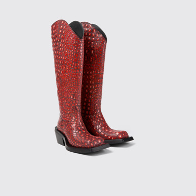 Front view of QUETAL RED