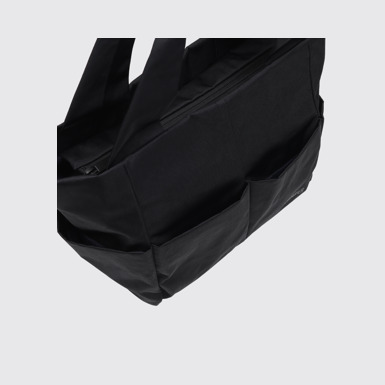 The sole of Tia Tia TOTE BAG