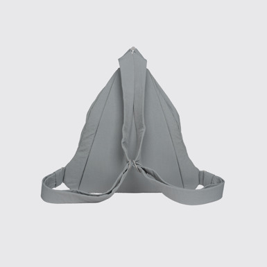 Back view of Nube Nube DAYPACK