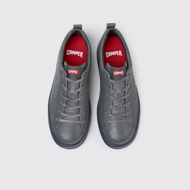 Runner Sneakers grises de piel para hombre.