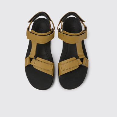 Overhead view of Oruga Brown leather sandals for men