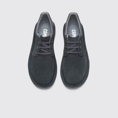 Overhead view of Formiga Men’s dark gray shoe