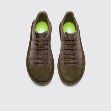 Overhead view of Formiga Men’s green and dark brown shoe
