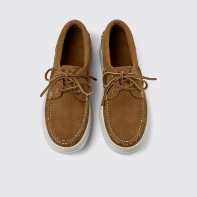 Runner Mocassins bateau en cuir nubuck marron Pour homme.