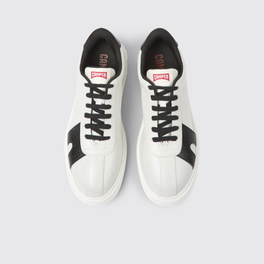 Overhead view of Runner K21 MIRUM® White and black sneakers for women