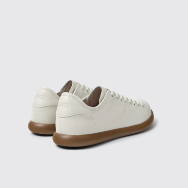 Pelotas Soller Sneakers de piel blanca para mujer.