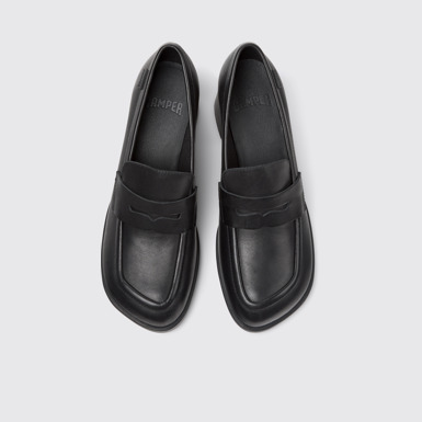 Kora Zwarte leren mocassin voor dames.