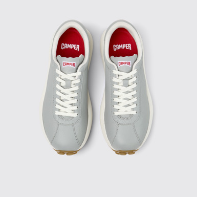 Pelotas Athens Sneaker de piel gris para mujer.