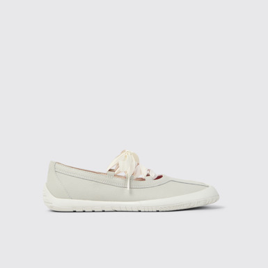 มุมมองด้านข้างของ Peu Path+ รองเท้าบัลเลริน่าหนังสีขาวสําหรับผู้หญิง