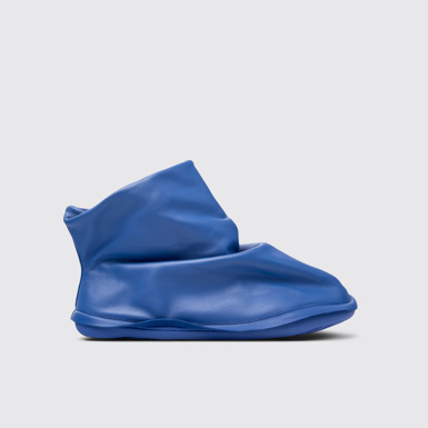 Side view of Camper x ISSEY MIYAKE - Peu Form Blue Leather Ankle Boots for Men.