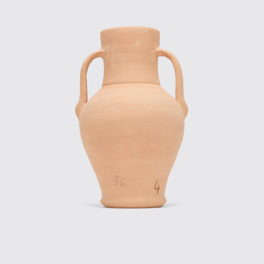 Side view of Terra Cuita Vase Large handcrafted terracotta vase from Ollería Ca’s Canonge