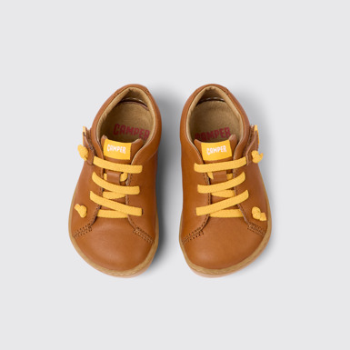 Overhead view of Peu Brown leather shoes for kids