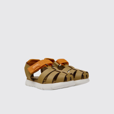 Front view of Oruga Brown leather sandals