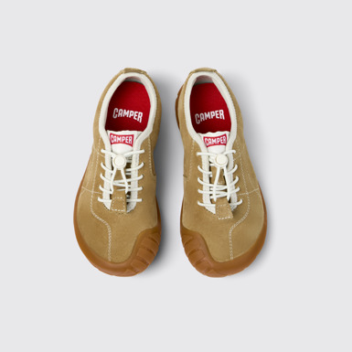 Peu Path Baskets en nubuck marron pour enfants.