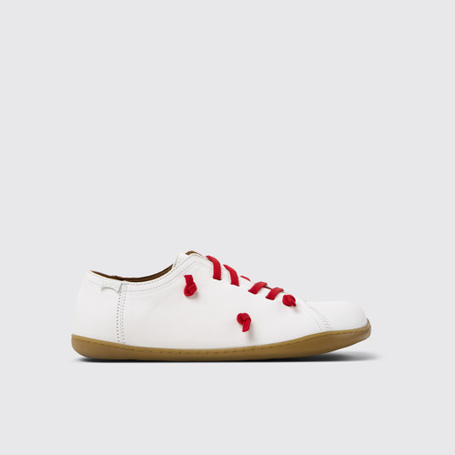 Image of Twins White Vegetable Tanned Leather Shoes for Men. modelin yandan görünümü