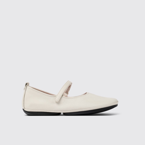 Image of Side view of Right White Leather Women's Shoes.