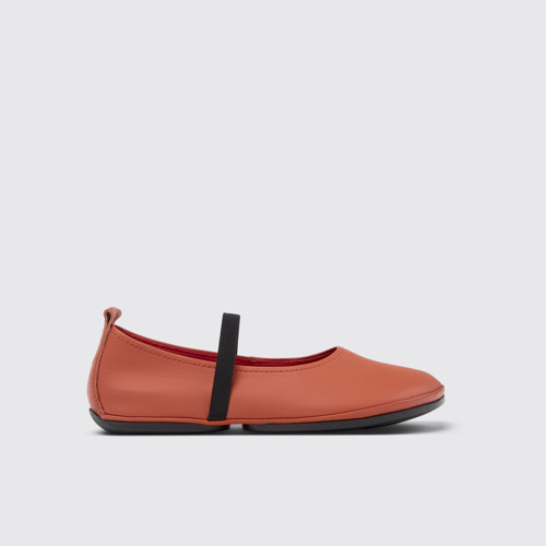 Side view of Right Nina Orange Leather Shoes for Women.
