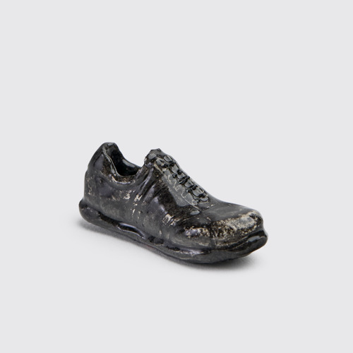 Image of Miniature Pelotas Sculpture Chaussure en céramique