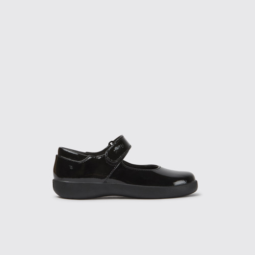 Side view of Spiral Comet Black patent leather shoes