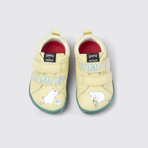 Overhead view of Twins Yellow and White Leather Sneakers for Kids.