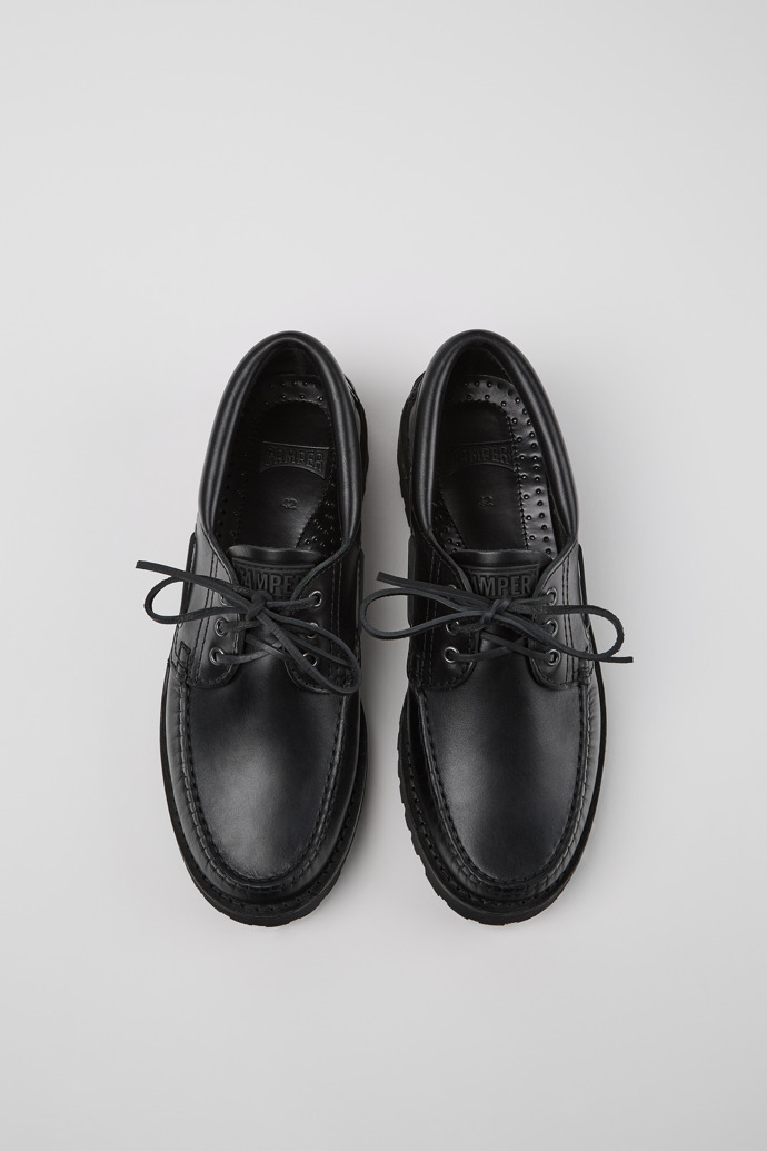 Overhead view of Nautico Black boat shoe for men