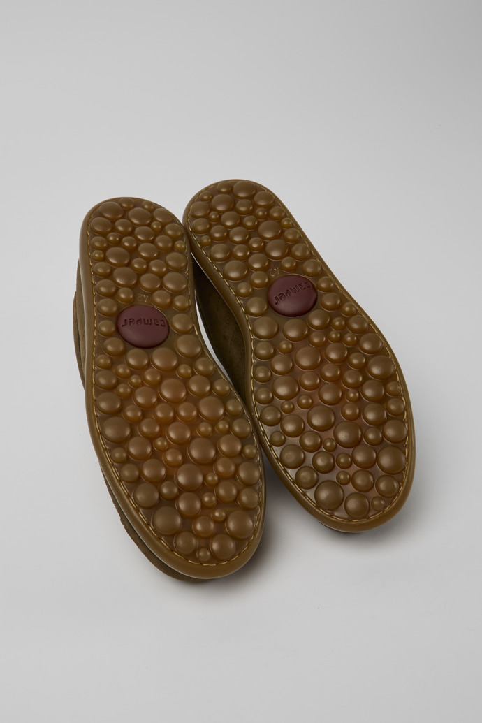The soles of Pelotas Iconic dark brown shoe for men